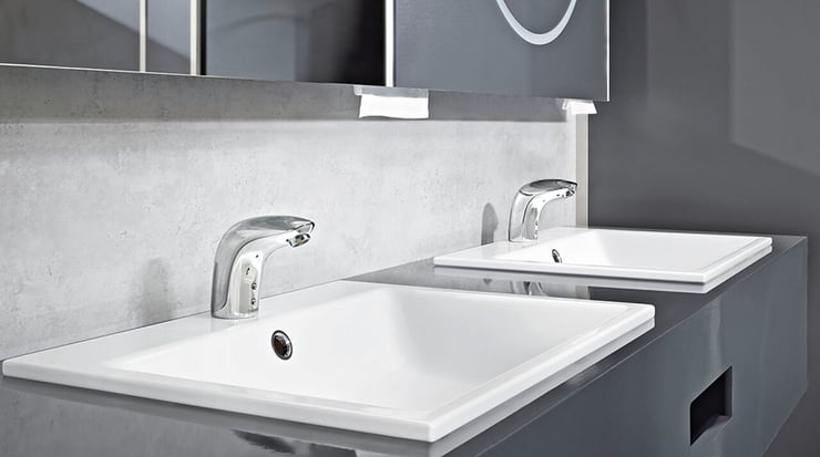 Les robinets sans contact permettent d'économiser jusqu'à 50 % d'eau et d'énergie. 