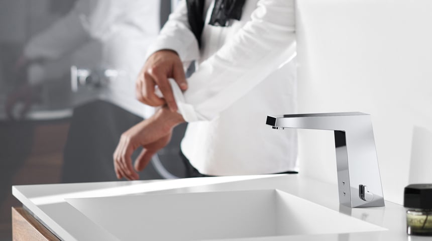 Schutz vor Krankheitserregern: Besonders hygienisch ist das Händewaschen mit berührungslosen Armaturen, wie zum Beispiel der HANSALOFT.
